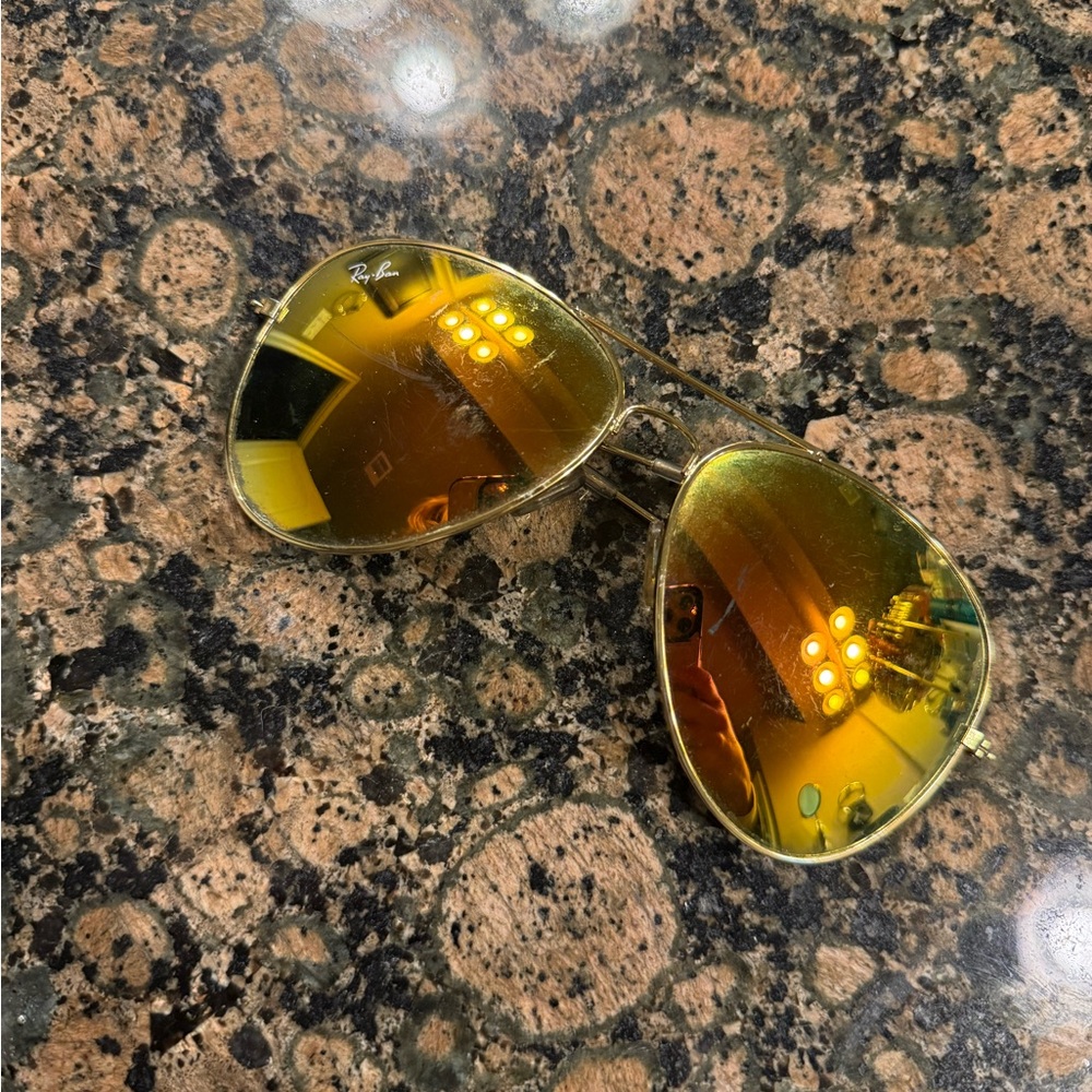 Ray-Ban Gold Mirror Aviator Sunglasses